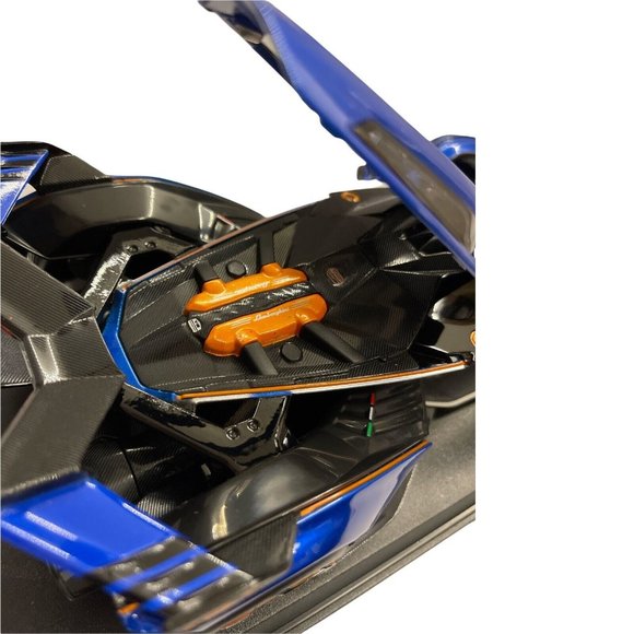 Maisto 1/18 Scale Diecast metal Lambo V12 Vision Gran Turismo Special Edition - Picture 11 of 12